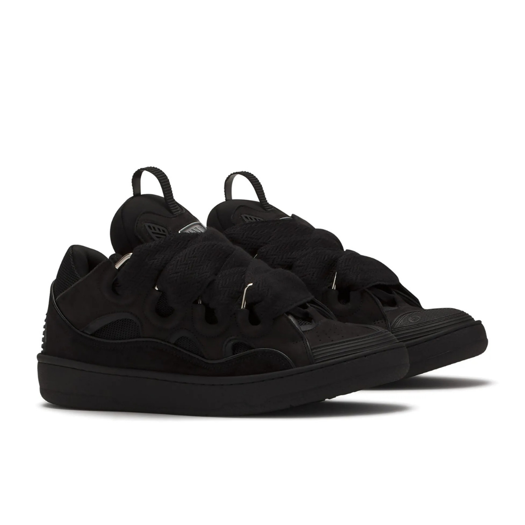 Curb Triple Black
